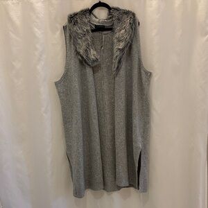 Lane Bryant Gray Sleeveless Cardigan with removable Faux Fur Collar